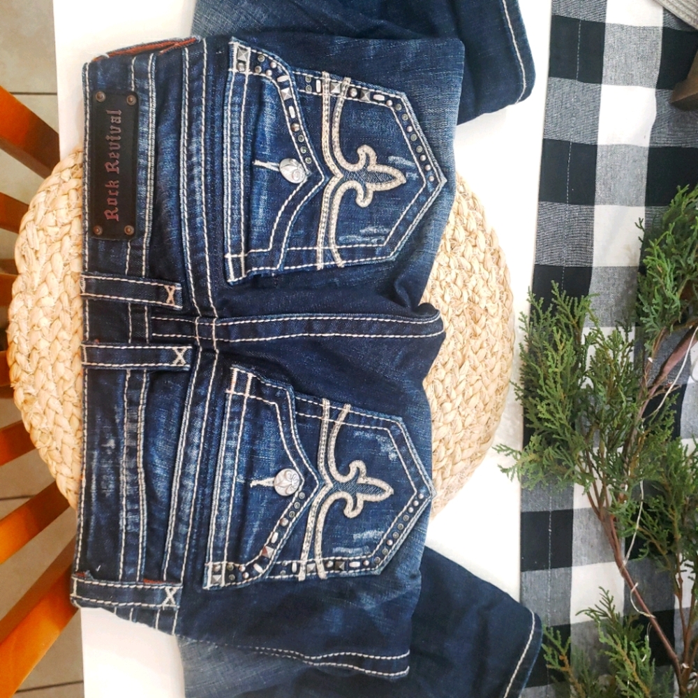 Rock Revival Capri Cropped Womens